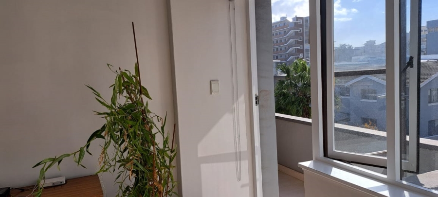 To Let 1 Bedroom Property for Rent in Sea Point Western Cape